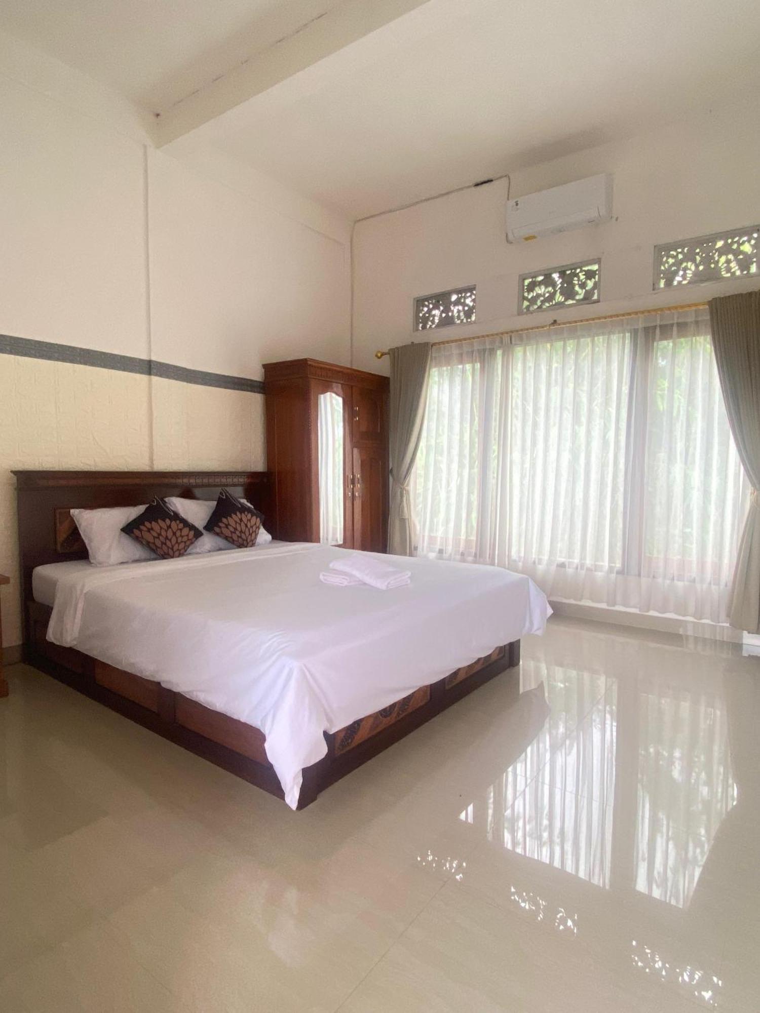 Sri Sedana Guest House ซิเดอมัน ภายนอก รูปภาพ